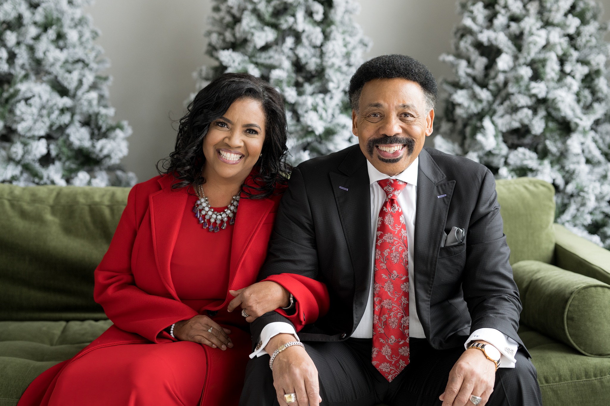 Pastor Tony Evans married in private ceremony surrounded by friends and ...